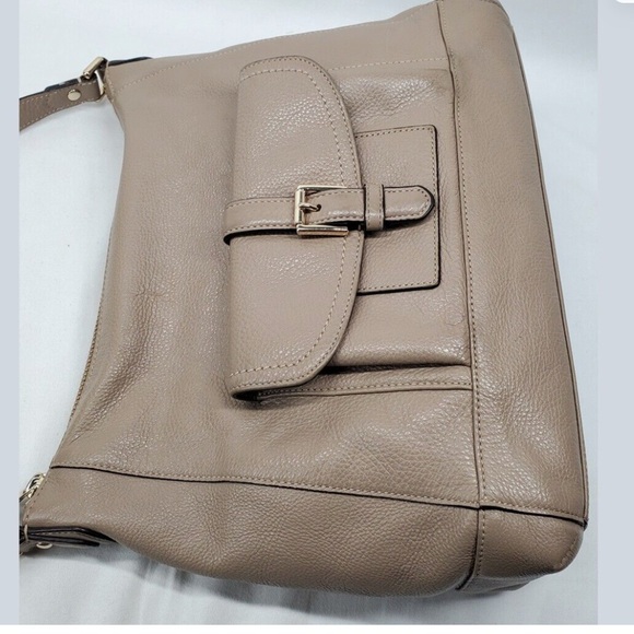 Authentic Coach Charlie Shoulder Bag in pebbled leather - Picture 2 of 11